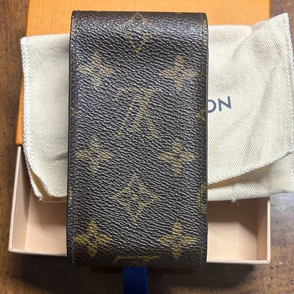 Louis Vuitton Brown Monogram Multi Purpose Case/Holder, Box & Dustbag - Picture 5 of 14